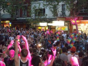 La festa per le strade di Sideney (foto: Boris Puggia)