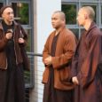 Pace e consapevolezza. Questa la sintesi della lezione tenuta dai tre monaci...